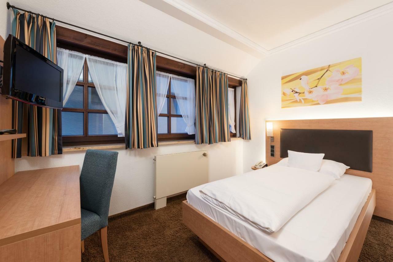 Hotel Riesengebirge Neuhof an der Zenn Εξωτερικό φωτογραφία